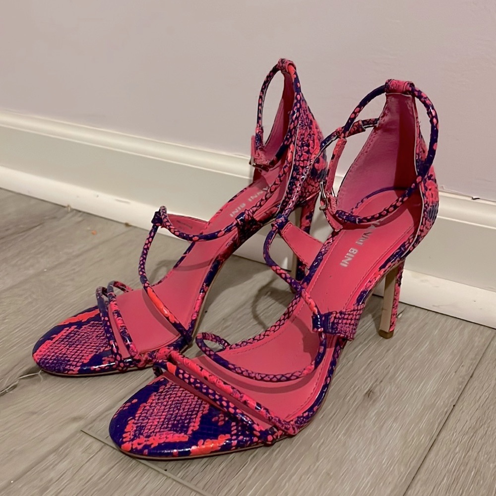 NEW Gianni Bini Kameela Pink Snake Print Heels Size 9.5